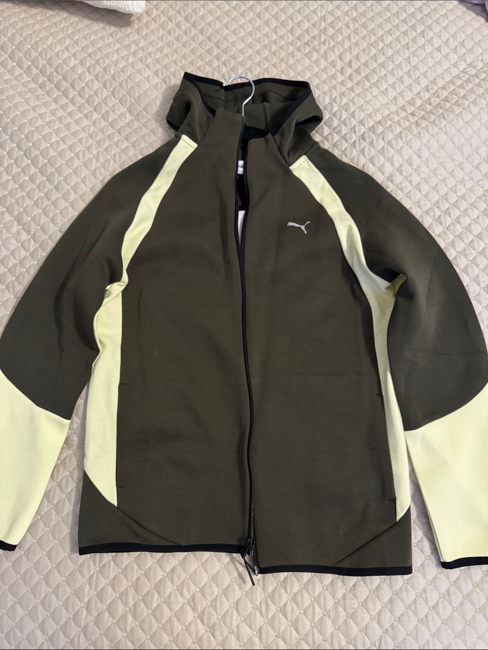 Puma kids 13-14 y Olive Green & Cream Performance Zip Hoodie